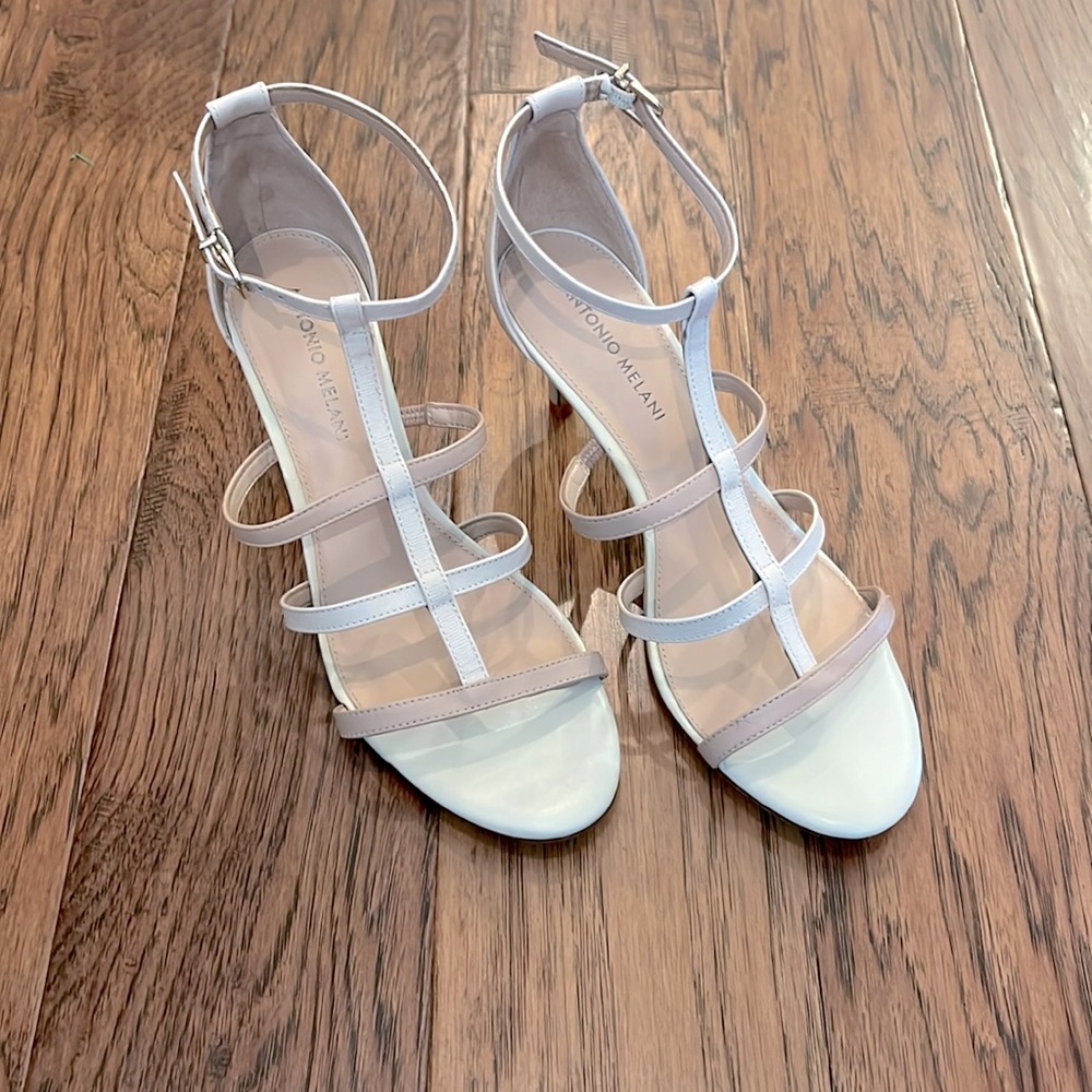 ANTONIO MELANI Ivory/Beige Leather Med Heel Ankle Strap Sandals Size 9M